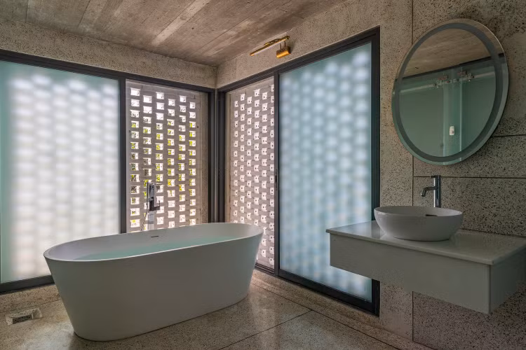 Bao My nuc no khen biet thu lo lung giua mat nuoc o Dong Nai-Hinh-11