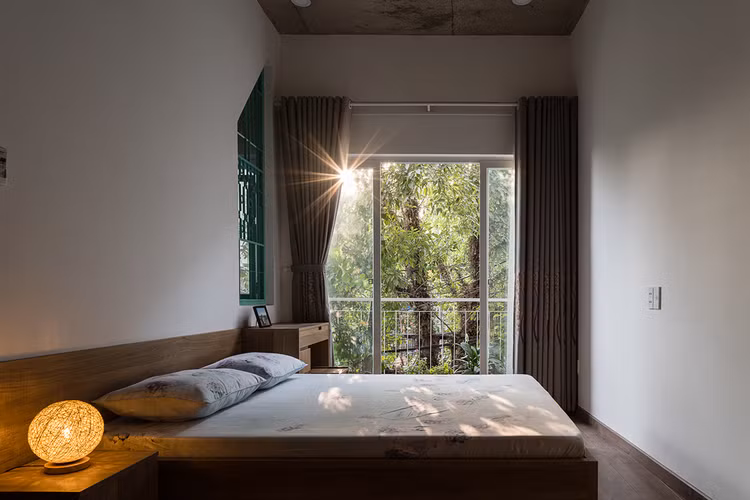 “Boc” gach nung ngoai mat tien, nha pho sang bung trong hem nho-Hinh-7