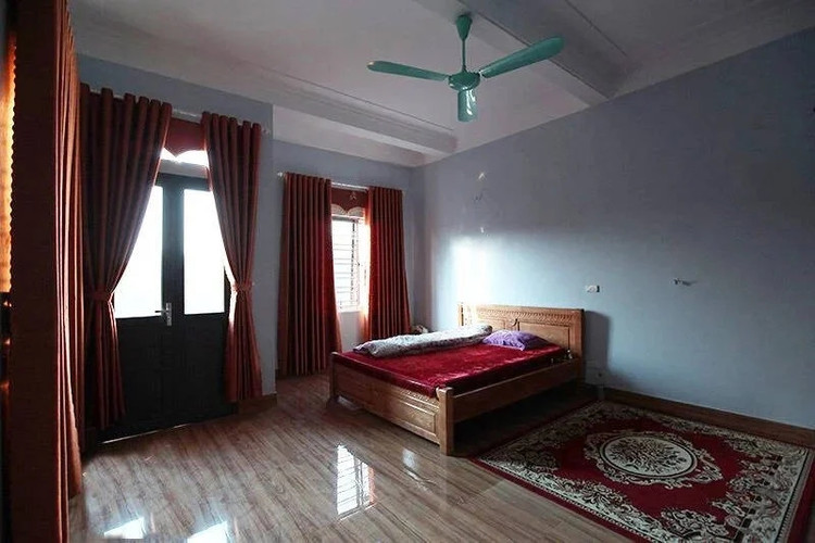 Ben trong can nha 200m2 cua tien ve Quang Hai tai Ha Noi-Hinh-11