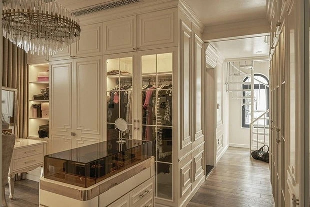 Noi that xa hoa gay sot trong biet thu 600m2 cua Le Quyen-Hinh-7