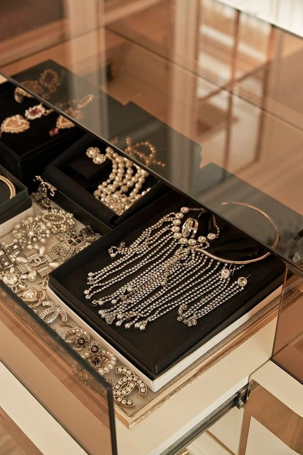 Noi that xa hoa gay sot trong biet thu 600m2 cua Le Quyen-Hinh-12