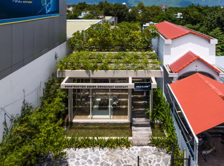 Bao My nuc no khen toa nha “chay tron khoi bui” o Khanh Hoa