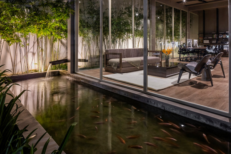 Bao My nuc no khen toa nha “chay tron khoi bui” o Khanh Hoa-Hinh-5