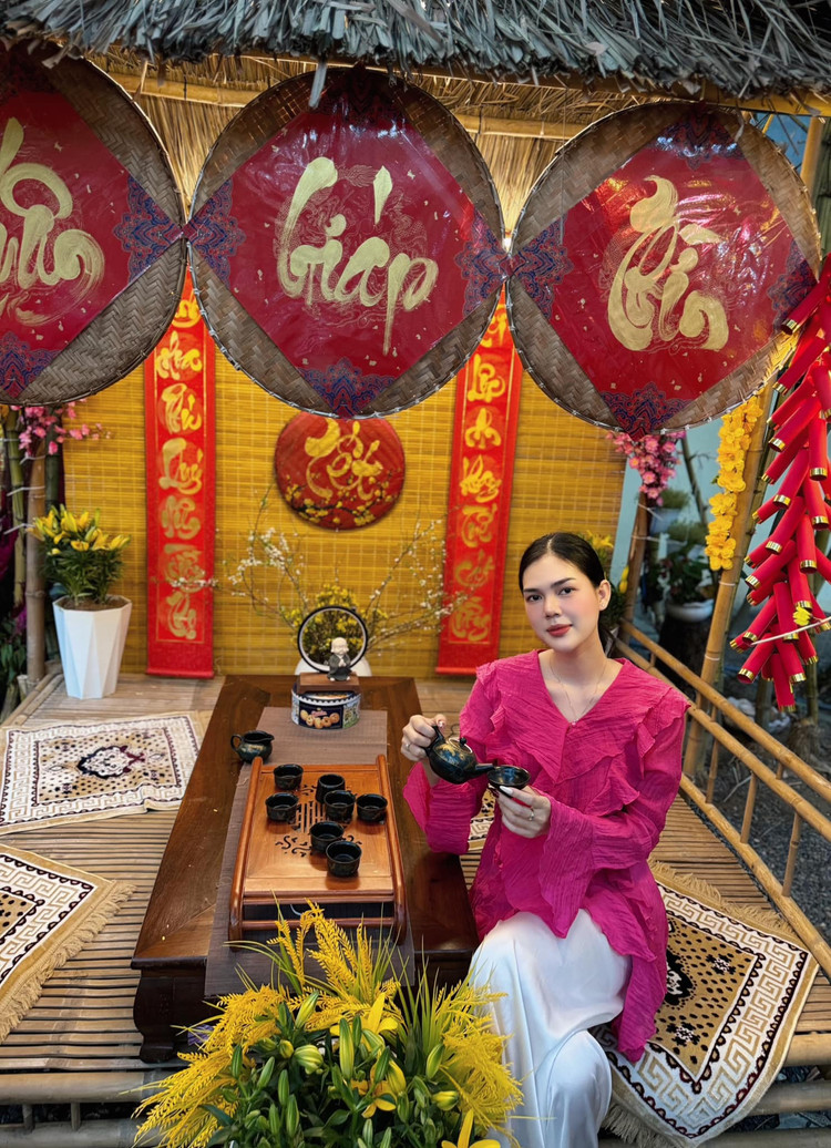 Can canh co ngoi 4 tang khang trang cua Ngoc Trinh-Hinh-4