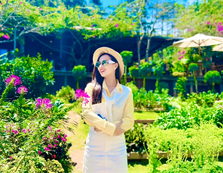 Biet thu bien dep tung centimet cua my nhan giau nhat “vu tru VTV“