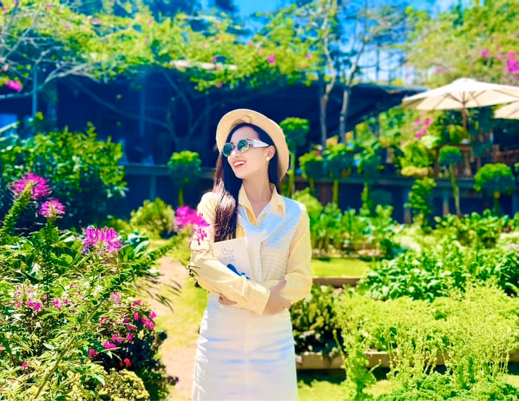 Biet thu bien dep tung centimet cua my nhan giau nhat “vu tru VTV“