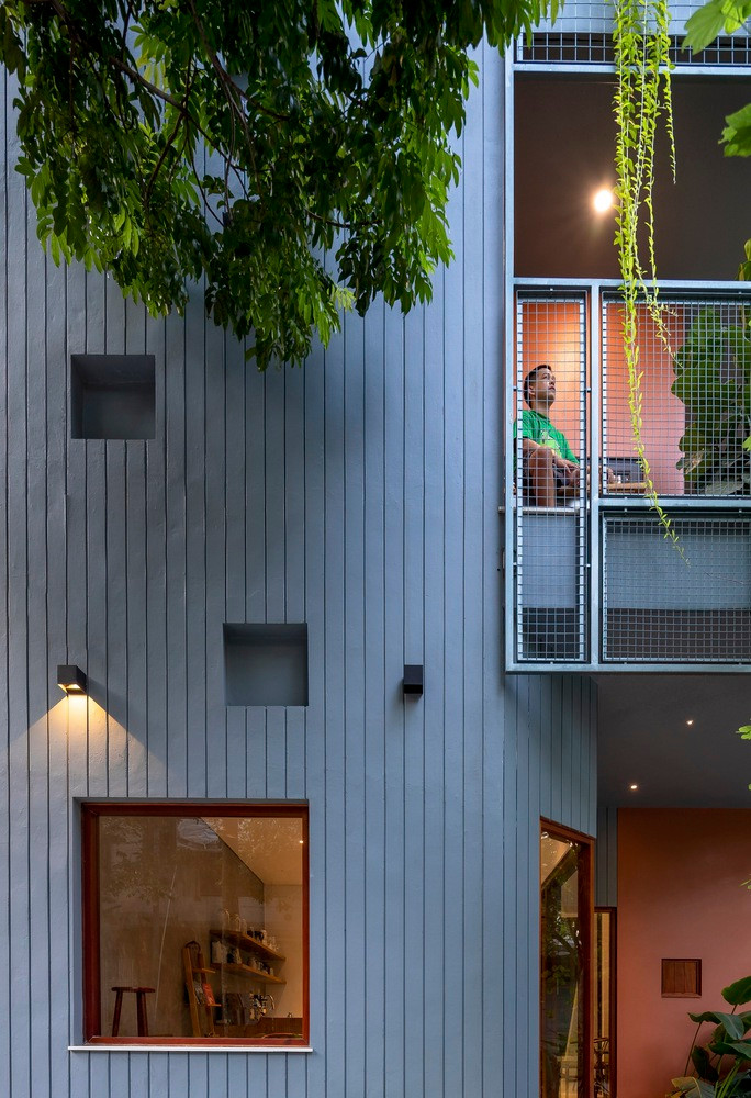 Phu rem xanh ben ngoai, nha Ha Noi dep nghieng nga tren bao My-Hinh-9