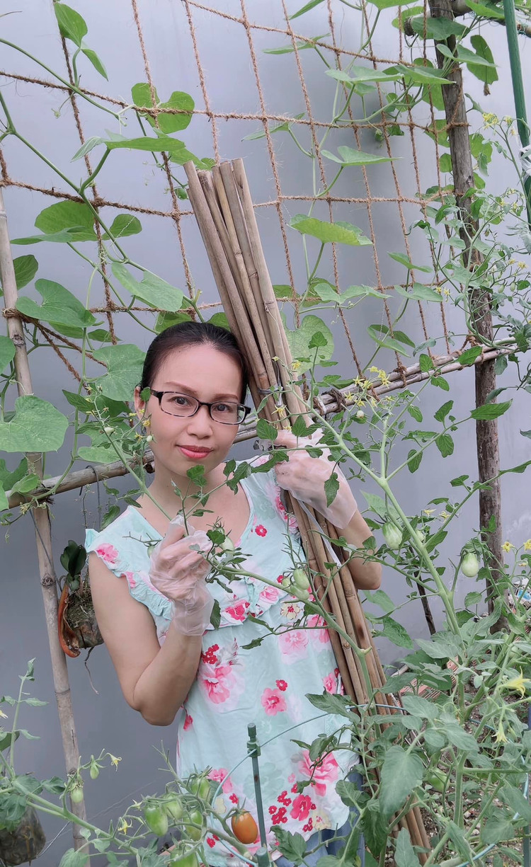 Ben trong biet thu 20 ty tran ngap sac hoa cua Cam Ly-Hinh-9