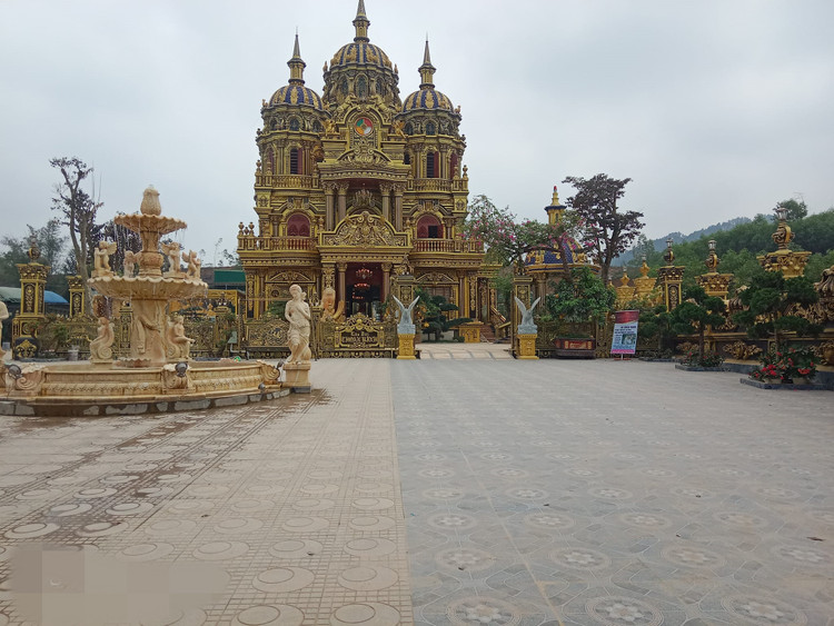 Can canh lau dai 100 ty cua “dai gia dong nat” xu Nghe