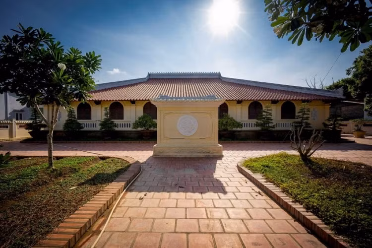 Co gi trong ngoi nha co long lay nhu cung dien o mien Tay?-Hinh-2