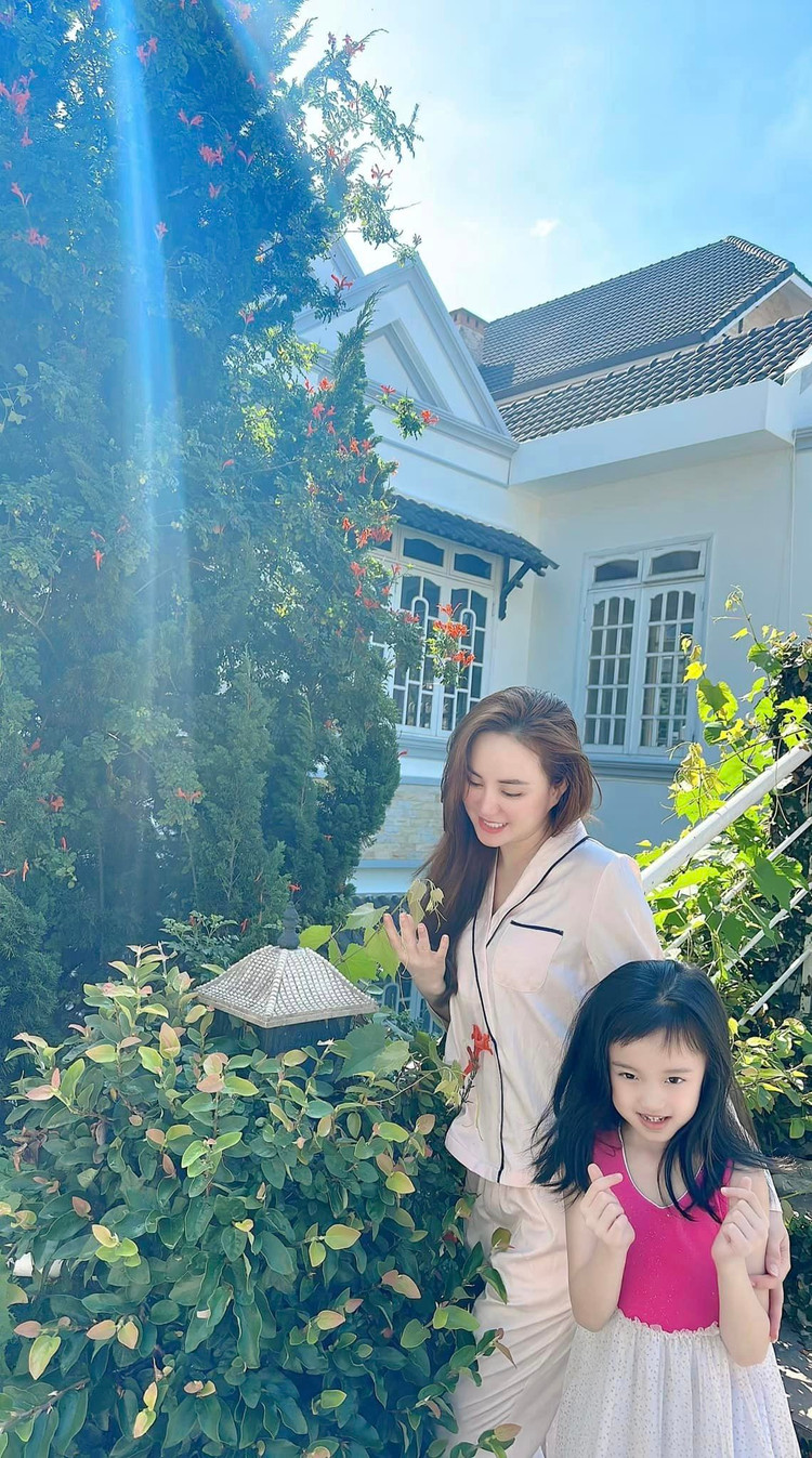 Co ngoi xanh muot cua Vy Oanh va chong dai gia o Da Lat-Hinh-2