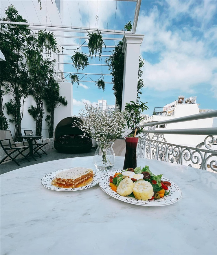 Biet thu trang xa hoa giua trung tam TP HCM cua Ly Nha Ky-Hinh-11