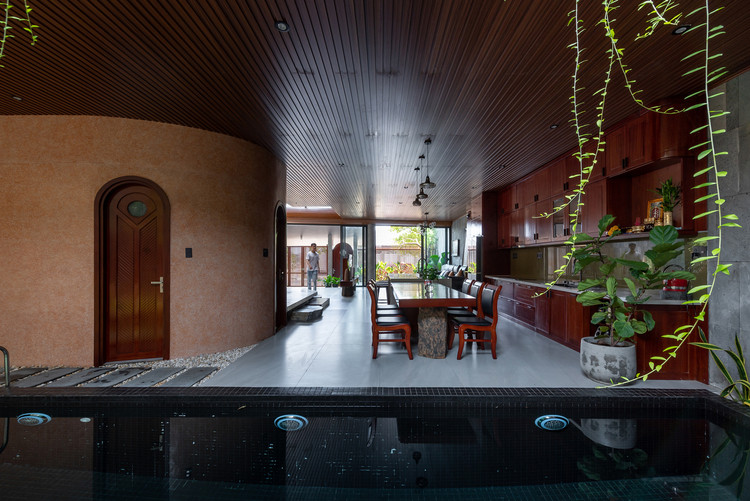 Khoet rong san, nha ngoai o thoang mat ca ngay-Hinh-5