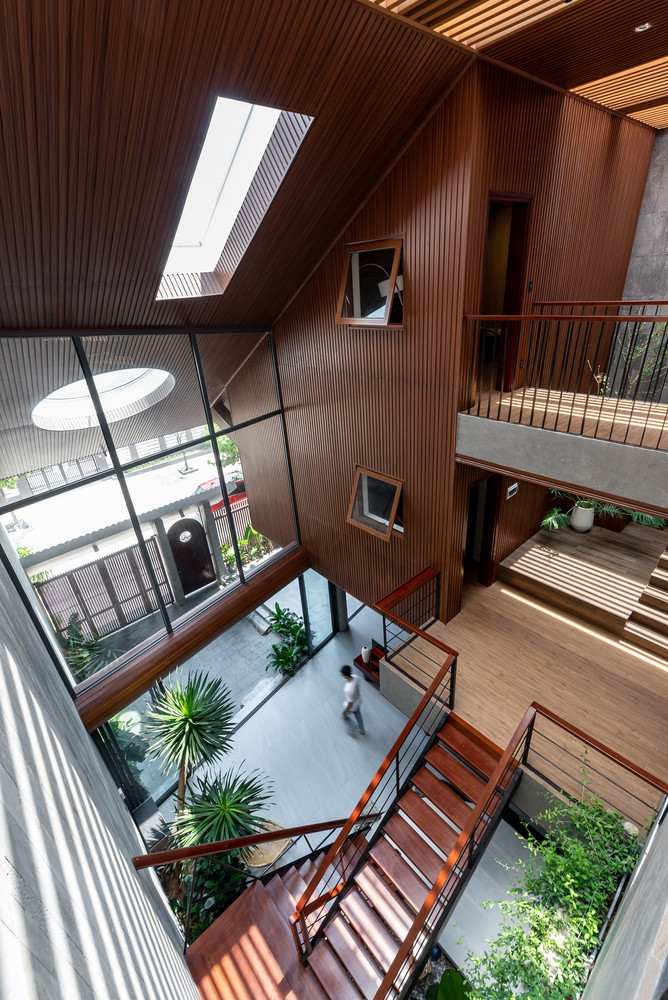 Khoet rong san, nha ngoai o thoang mat ca ngay-Hinh-7