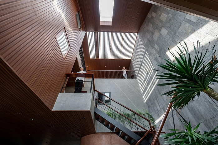 Khoet rong san, nha ngoai o thoang mat ca ngay-Hinh-9