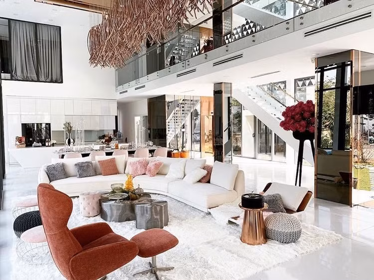 Xuyt xoa biet thu “to nhat pho” cua “nu hoang noi y” Ngoc Trinh-Hinh-4