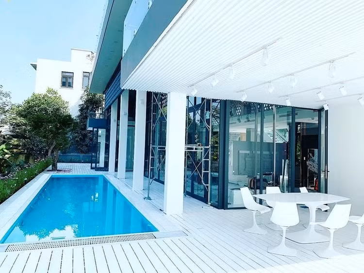 Xuyt xoa biet thu “to nhat pho” cua “nu hoang noi y” Ngoc Trinh-Hinh-11