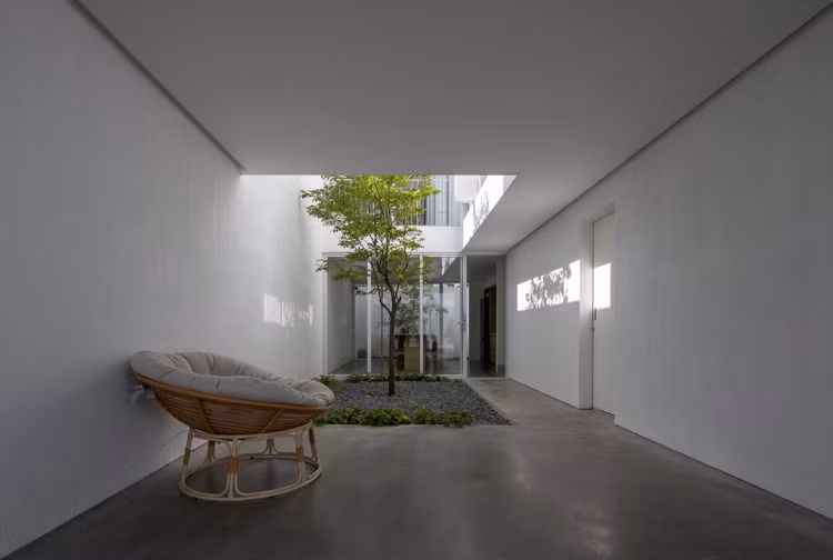 Chi voi 1,7 ty, nha hinh chu U nguoc dep ngang biet thu-Hinh-6