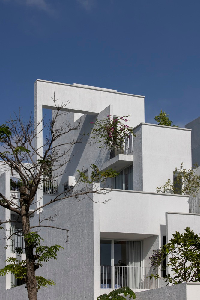 Chi voi 1,7 ty, nha hinh chu U nguoc dep ngang biet thu-Hinh-3