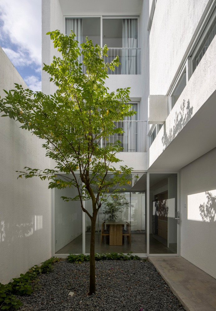 Chi voi 1,7 ty, nha hinh chu U nguoc dep ngang biet thu-Hinh-2