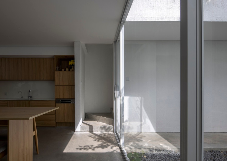 Chi voi 1,7 ty, nha hinh chu U nguoc dep ngang biet thu-Hinh-13