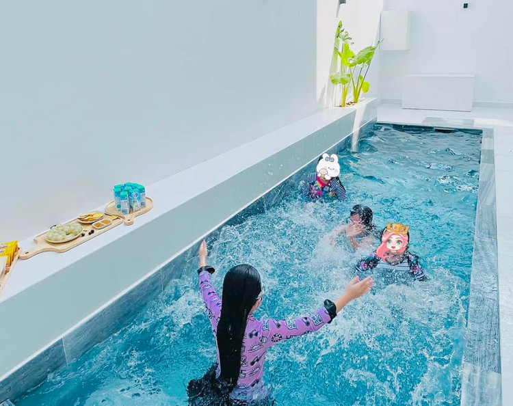 Can canh biet thu trai day hoa cua Cong Vinh - Thuy Tien-Hinh-11