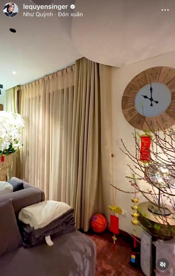 Ben trong biet thu tai Ha Noi cua Le Quyen ngay Tet-Hinh-6