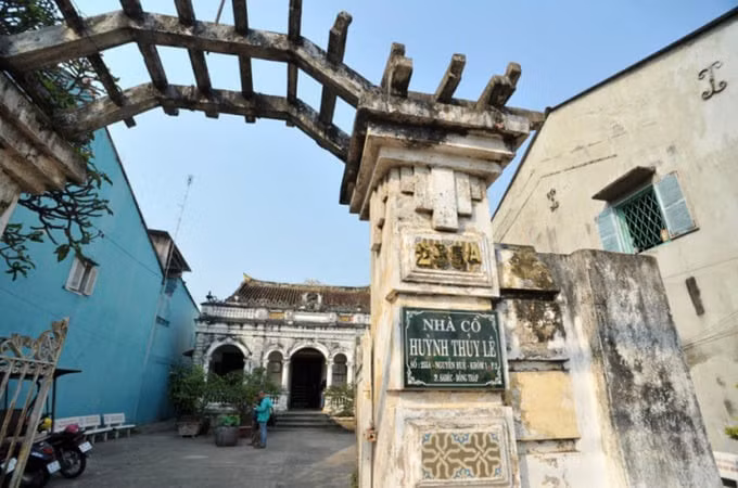 Biet thu xa hoa cua dai gia giau bac nhat Sa Dec mot thoi-Hinh-3