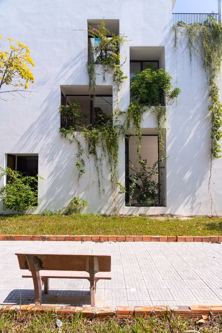 Ngan ngo ngam nha ong mang kien truc nha vuon nen tho tai Hue-Hinh-2