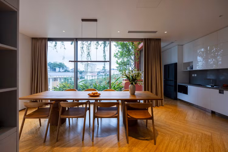 Nha Ha Long ngap nang gio dep ngo ngang tren bao My-Hinh-12