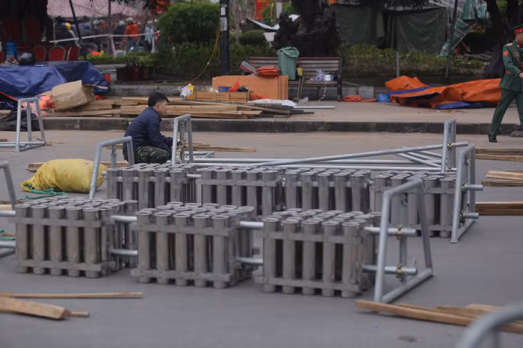 Soi tran dia phao hoa noi thanh Ha Noi truoc gio khai hoa-Hinh-12