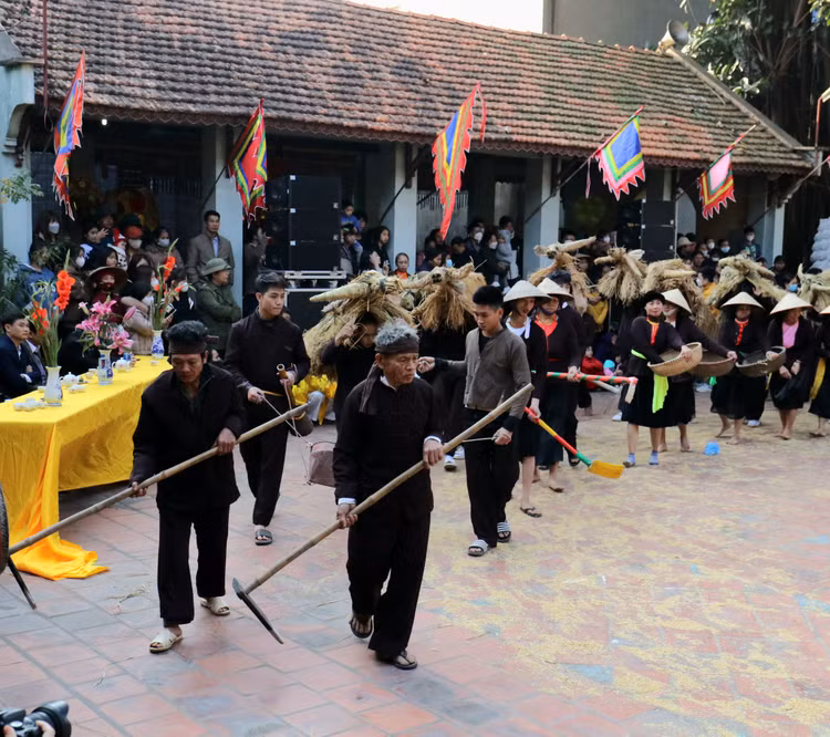 Doc dao le hoi “Trau rom bo ra” ton vinh van hoa lua nuoc-Hinh-6