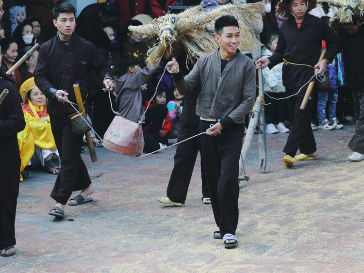 Doc dao le hoi “Trau rom bo ra” ton vinh van hoa lua nuoc-Hinh-10