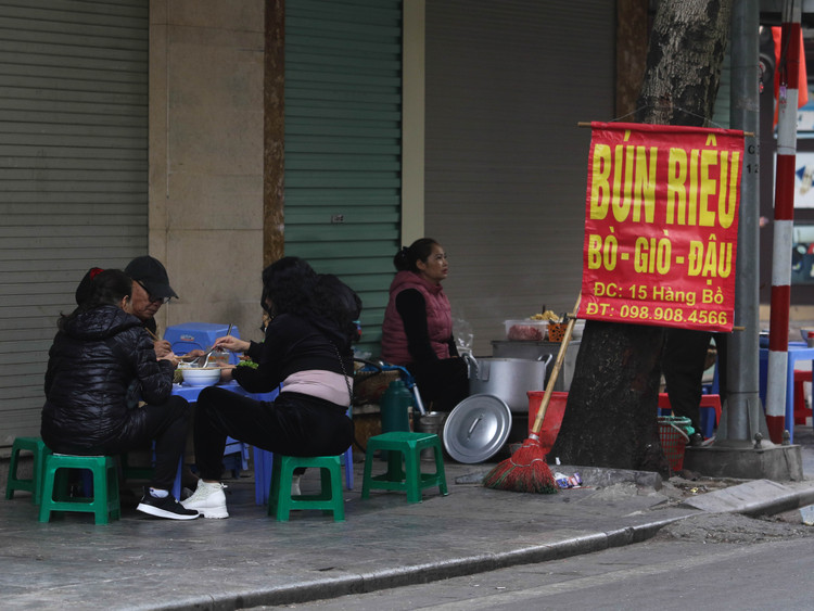 Hang quan mung 1 Tet Quy Mao 2023 day du ma khach vang-Hinh-6