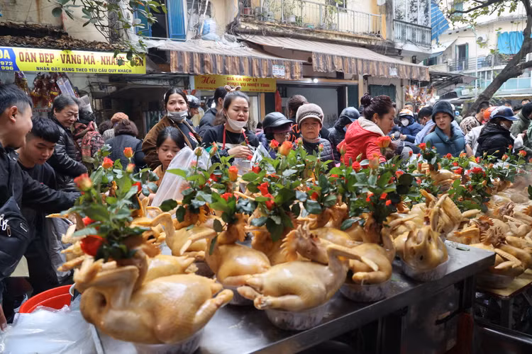 Chen chan mua ga cung gan trieu dong/con ngay 30 tet-Hinh-5