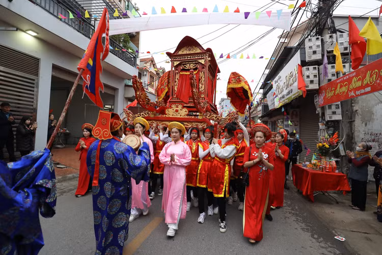 Khai hoi Den Hai Ba Trung, nguoi dan Me Linh hao huc cho don-Hinh-5