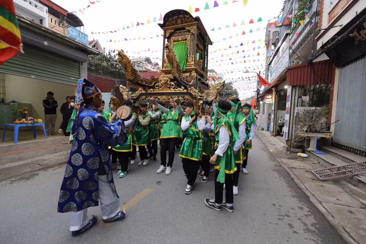 Khai hoi Den Hai Ba Trung, nguoi dan Me Linh hao huc cho don-Hinh-8