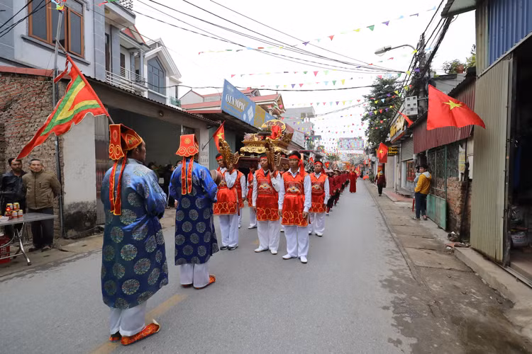 Khai hoi Den Hai Ba Trung, nguoi dan Me Linh hao huc cho don-Hinh-3