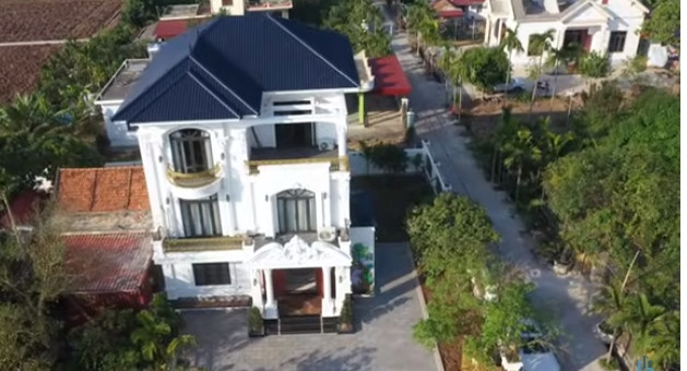 Xuyt xoa biet thu tan co dien bao hieu bo o Nam Dinh