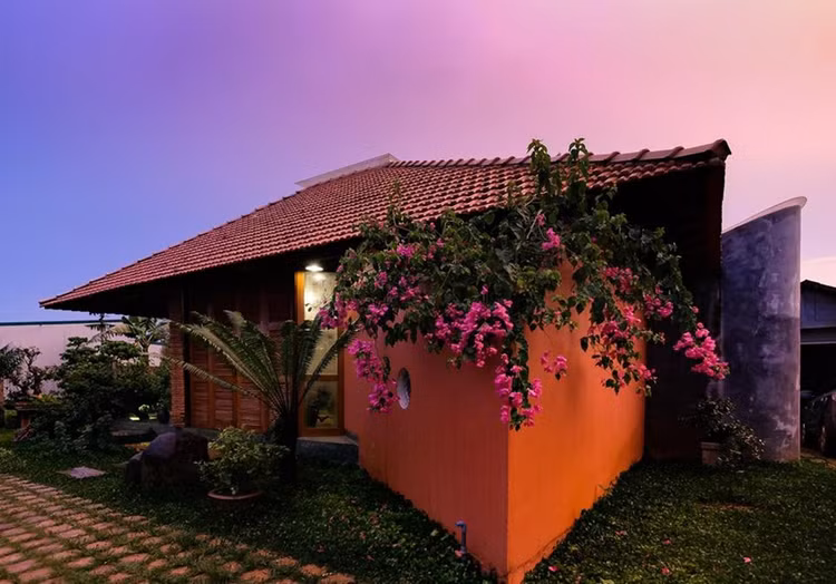 Nha cap 4 binh di dep ngay ngat giua pho nui Lam Dong