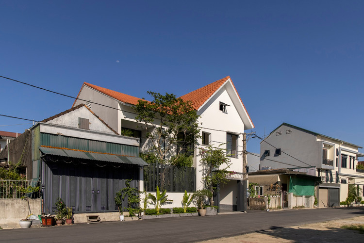 Chiem nguong ngoi nha ngoi do dep ngo ngang tren bao ngoai-Hinh-3