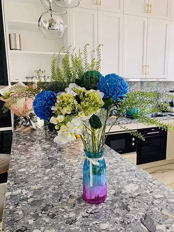 Biệt thự 200m2 ngập hoa hồng của Vân Hugo và chồng doanh nhân - Hình 12 Biet thu 200m2 ngap hoa hong cua Van Hugo va chong doanh nhan-Hinh-12