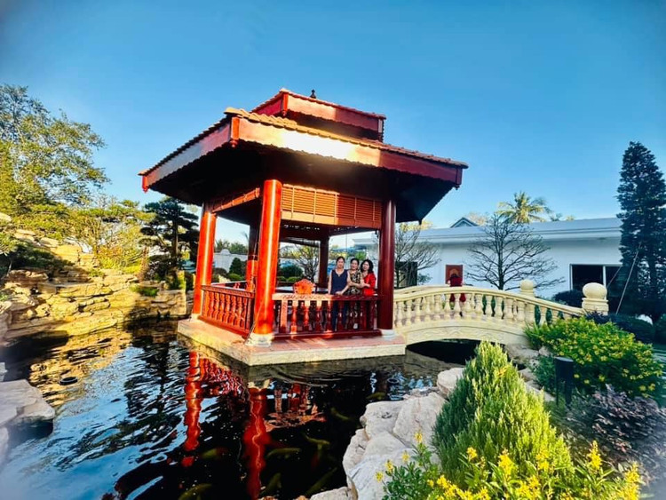 Choang ngop dinh thu 150 ty noi tieng nhat nhi mien Tay-Hinh-6