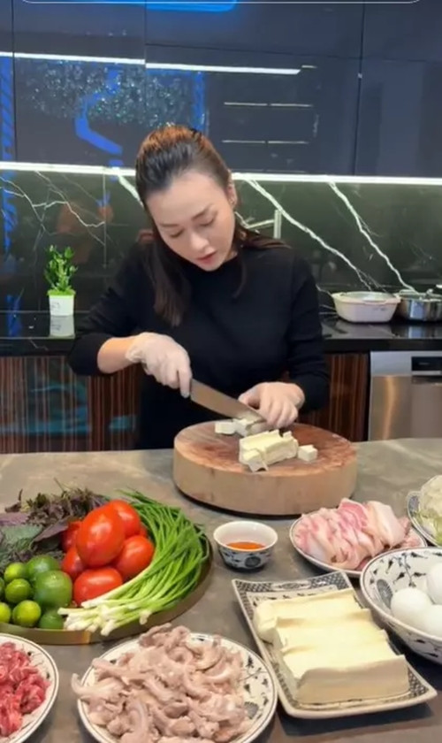 Shark Binh - Phuong Oanh giau co nao sau ket hon?-Hinh-2