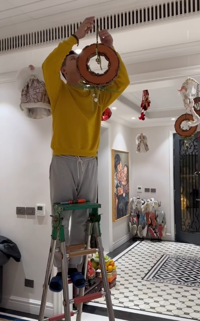 Ngo ngang biet thu “phu sac moi” cua ca si Tuan Hung-Hinh-3