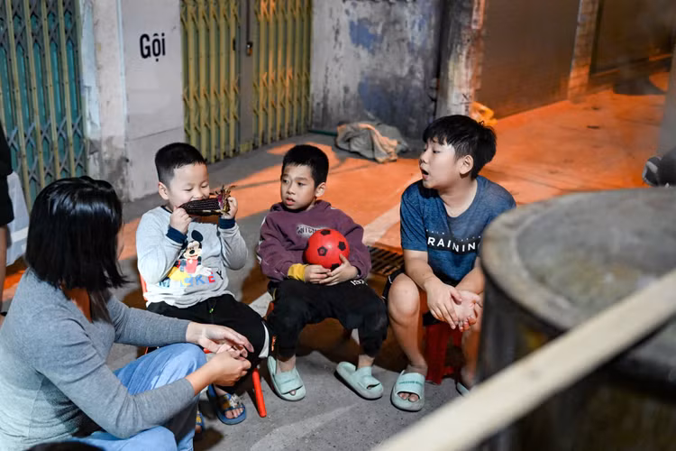 Pho phuong Ha Noi thom mui khoi bep tu noi banh chung-Hinh-3