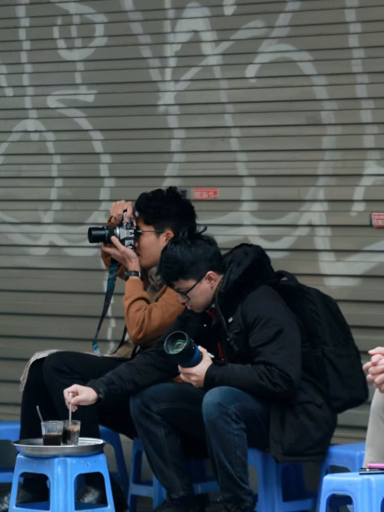 Sang mung 1 Tet At Ty, nguoi Ha Noi tan huong theo cach rieng-Hinh-10