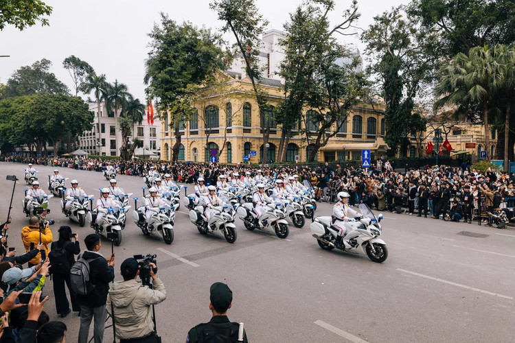 Hoanh trang Le dieu binh, dieu hanh “Vinh quang Cong an nhan dan