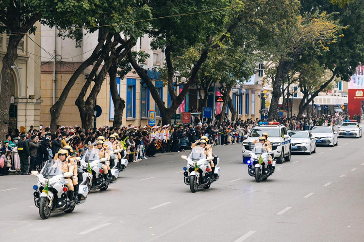 Hoanh trang Le dieu binh, dieu hanh “Vinh quang Cong an nhan dan
