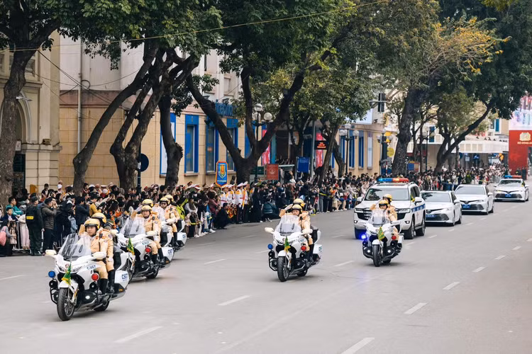 Hoanh trang Le dieu binh, dieu hanh “Vinh quang Cong an nhan dan